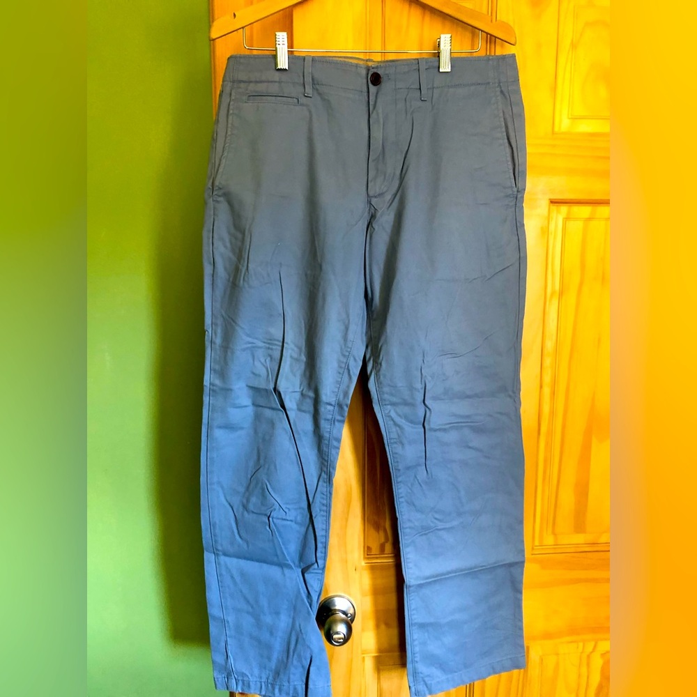 Gap Chinos “The Lived In Straight” W33 x 30L Pale Blue
